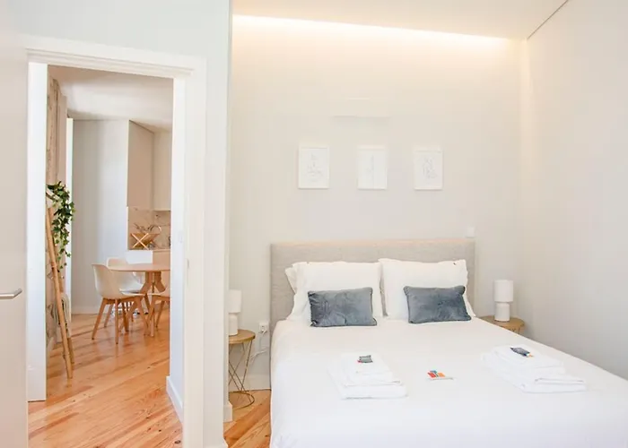 Liiiving In - Aliados Stone Oporto