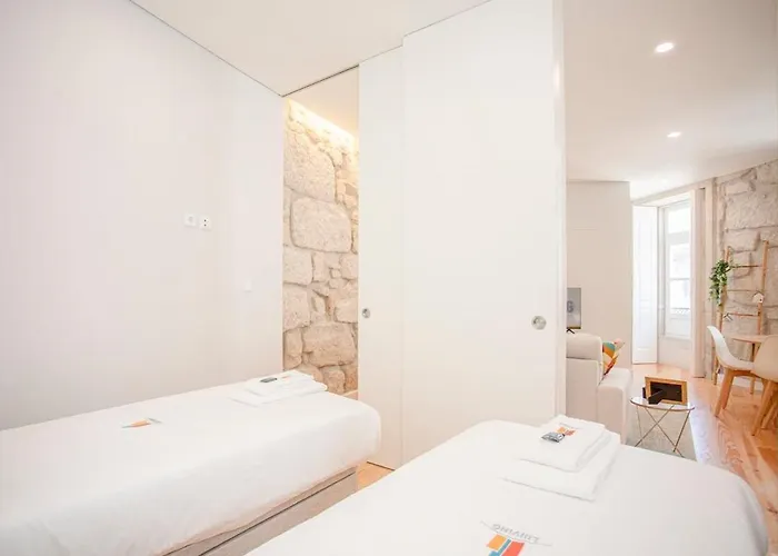 Liiiving In - Aliados Stone *