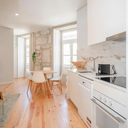 Liiiving In - Aliados Stone Appartement