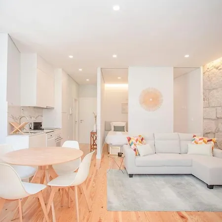 Liiiving In - Aliados Stone Appartement