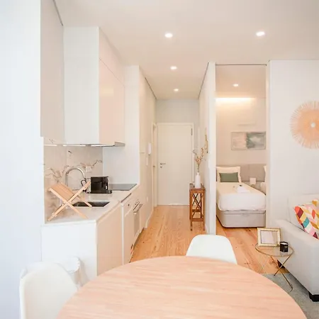 Apartment Liiiving In - Aliados Stone *