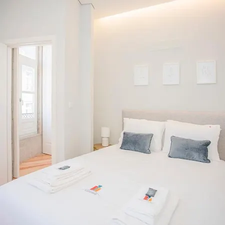 Liiiving In - Aliados Stone * Porto