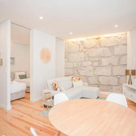 Liiiving In - Aliados Stone Apartment Porto