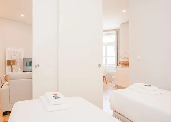 Liiiving In - Aliados Stone Apartman