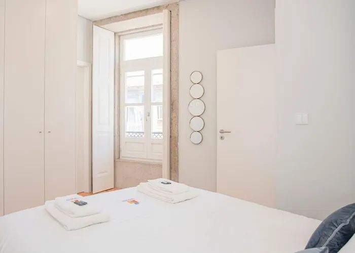 Liiiving In - Aliados Stone Porto