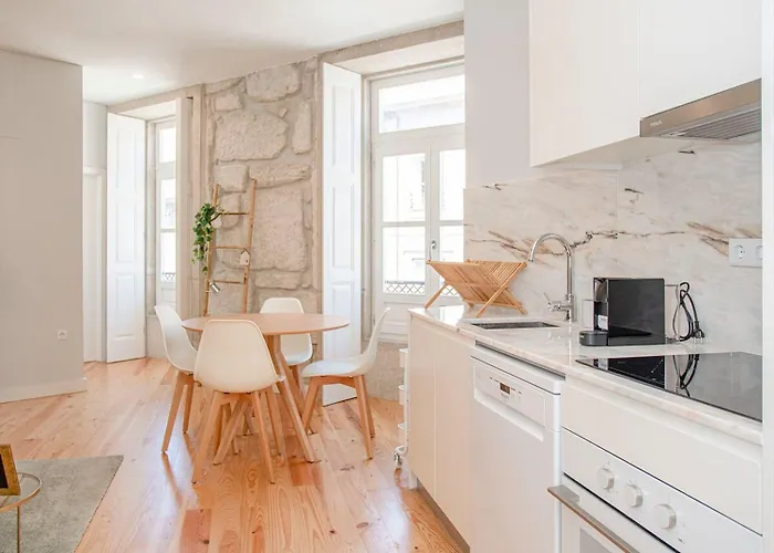 Liiiving In - Aliados Stone Apartman