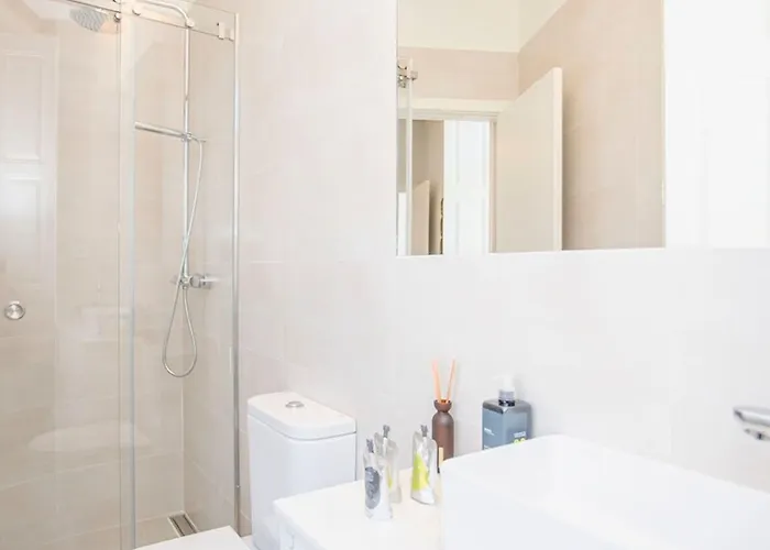 Liiiving In - Aliados Stone Apartman *