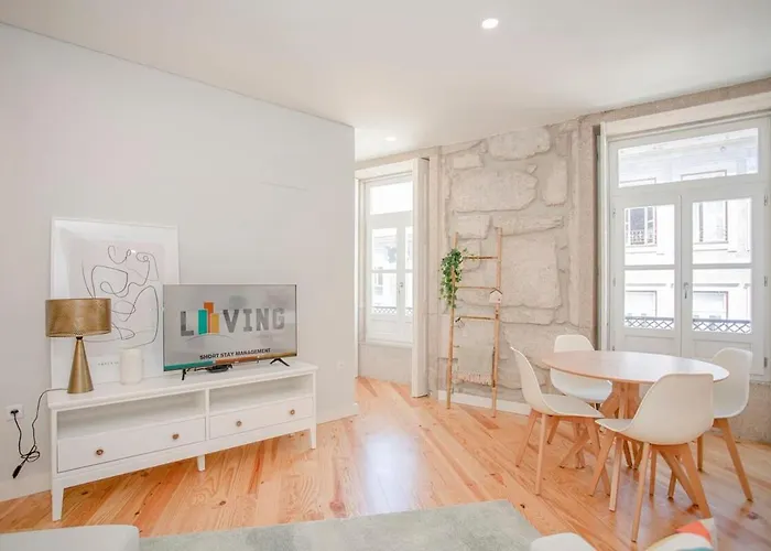 Liiiving In - Aliados Stone Apartman *