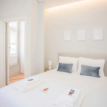 Liiiving In - Aliados Stone * Oporto