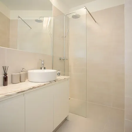 Liiiving In - Aliados Stone Lägenhet