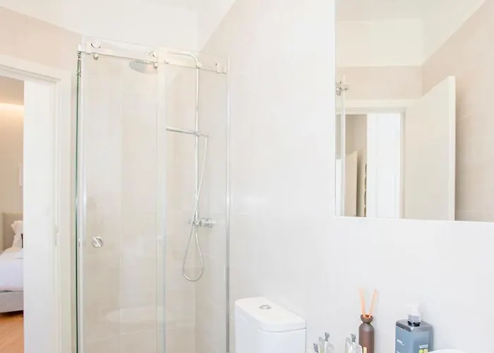 Liiiving In - Aliados Stone Porto